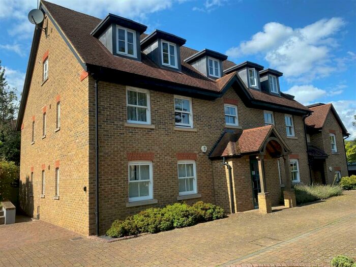 2 Bedroom Apartment To Rent In Cowper Road, Berkhamsted, HP4