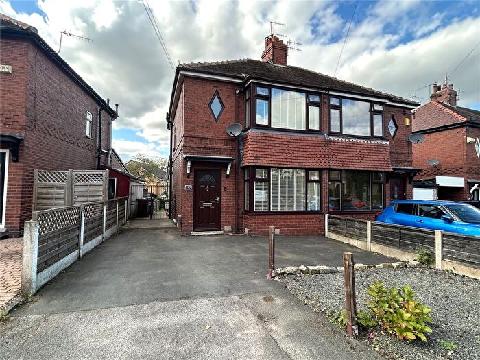 2 Bedroom Semi-detached House For Sale In Huddersfield Road, Stalybridge, Greater Manchester, SK15