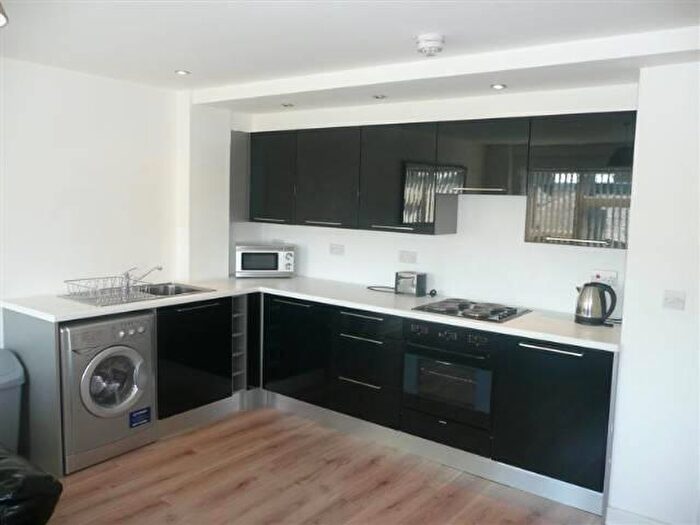 2 Bedroom Flat To Rent In Even, Stone Street, Bradford, BD1