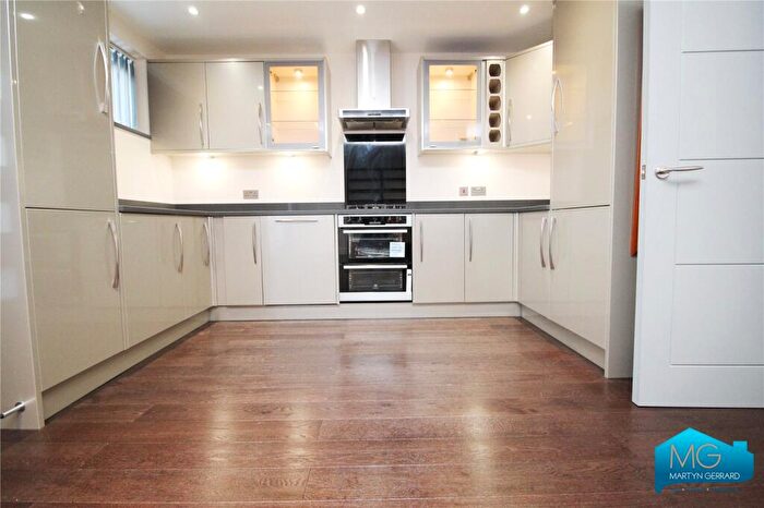 2 Bedroom Apartment To Rent In Gloucester Court, A Grove Close, Avenue Road, London, N14