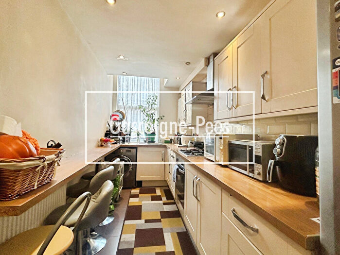 2 Bedroom Apartment To Rent In Pickford Street, Aldershot, GU11