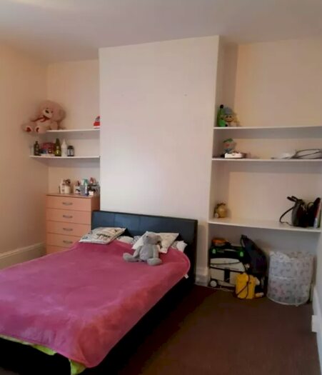 3 Bedroom Flat To Rent In Stopford Road, London, E13
