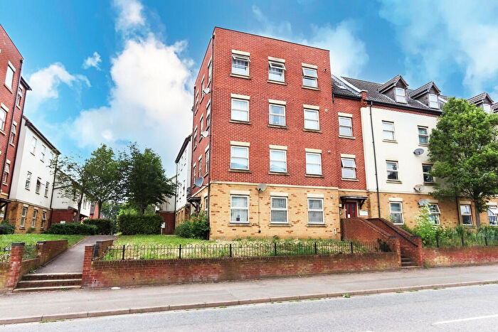 2 Bedroom Apartment For Sale In The Embankment, Wellingborough, NN8