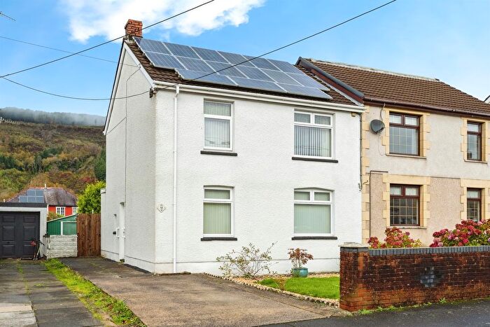3 Bedroom Semi Detached House For Sale In Rheola Avenue, Resolven, Neath, SA11