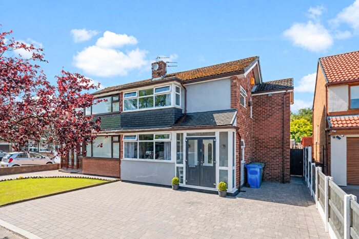 3 Bedroom Semi-Detached House For Sale In Lakeland Avenue, Ashton-In-Makerfield, WN4