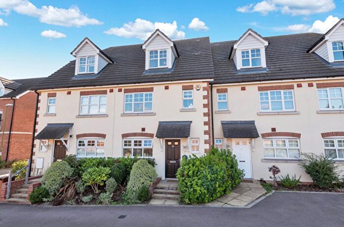 4 Bedroom Terraced House To Rent In Sandringham Close, Borehamwood, WD6