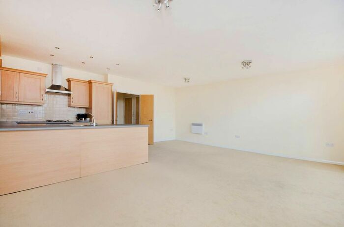 2 Bedroom Flat To Rent In London Road, Norbury, London, SW16