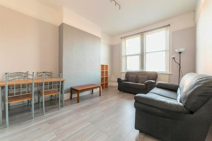 4 Bedroom Maisonette To Rent In Chillingham Road, Heaton, NE6