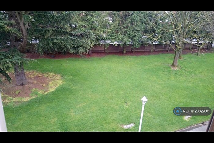 Studio To Rent In Farnham Road, Slough, SL2