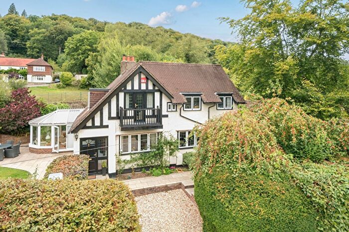 4 Bedroom Detached House For Sale In Kingsley Green, Haslemere, GU27