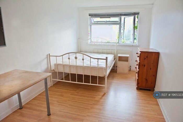 4 Bedroom Terraced House To Rent In Smith Street, Kingston Upon Thames, KT5