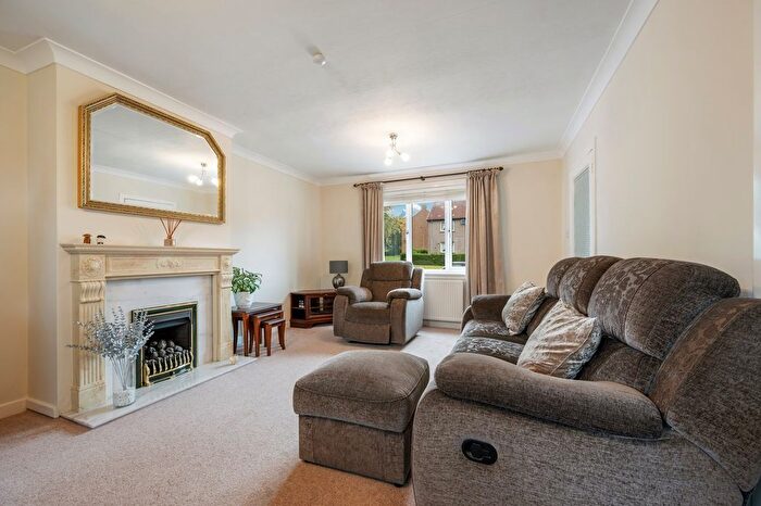 3 Bedroom Terraced House For Sale In Mackie Place, Dunfermline, KY11