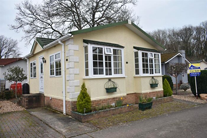 1 Bedroom Mobile Home For Sale In Greenacres Park, Ram Hill, Coalpit Heath, BS36