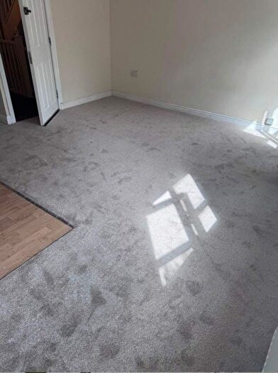 2 Bedroom Flat To Rent In Pickard Close, London, N14