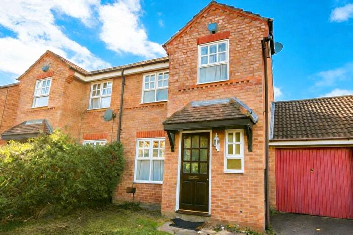 3 Bedroom Property For Sale In Douglas Place, Oldbrook, Milton Keynes, MK6