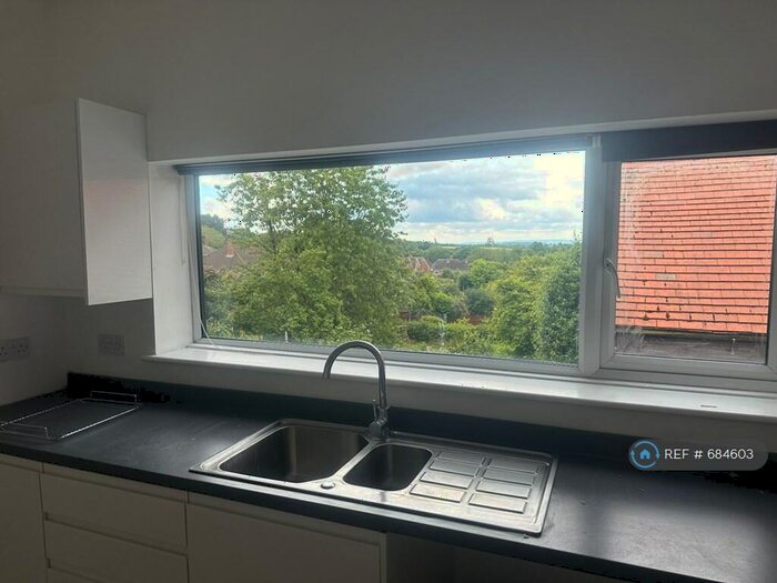 2 Bedroom Flat To Rent In Birmingham Road, Lickey End, Bromsgrove, B61