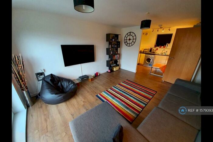2 Bedroom Flat To Rent In Sandhills Avenue, Hamilton, Leicester, LE5