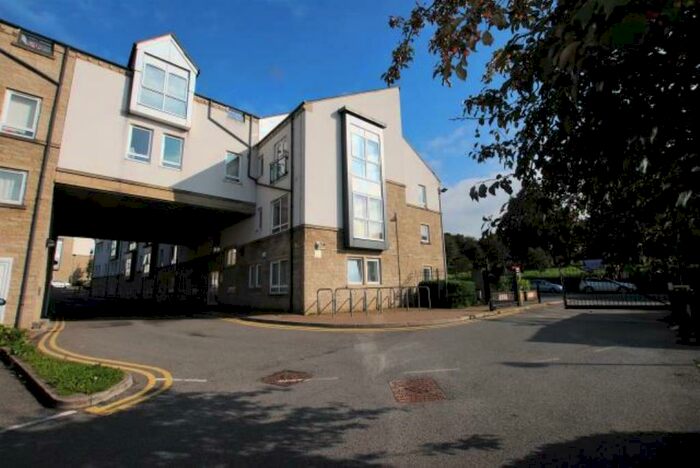 1 Bedroom Flat To Rent In Luna Buildings, Otley Road, Bradford, West Yorkshire, BD3