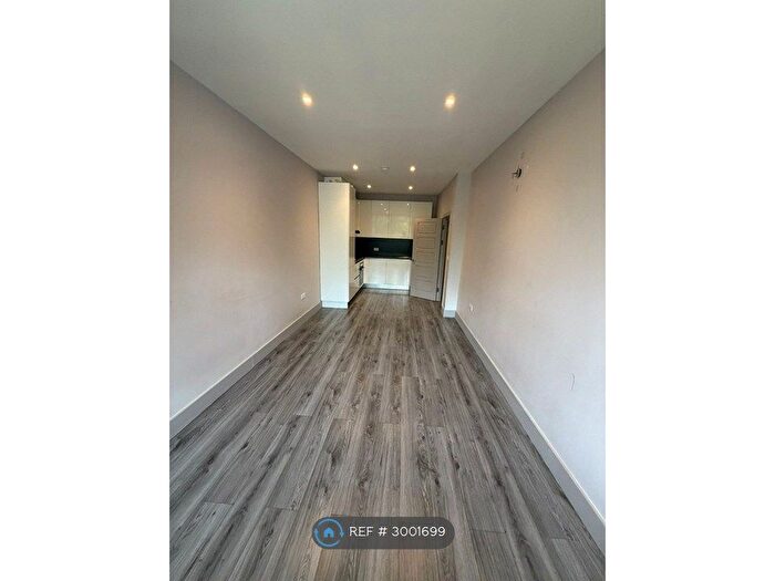 1 Bedroom Flat To Rent In Cube House, Stoke Mandeville, Aylesbury, HP22