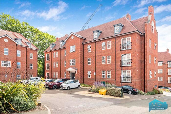 2 Bedroom Apartment For Sale In Collison Avenue, Barnet, EN5