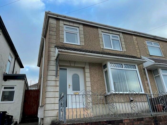 3 Bedroom Semi-Detached House To Rent In Lydford Avenue, St. Thomas, Swansea SA1