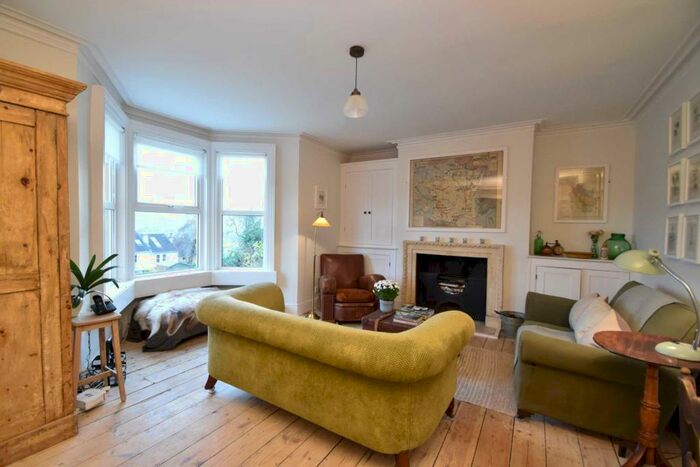 1 Bedroom Apartment To Rent In Belgrave Crescent, Bath, BA1
