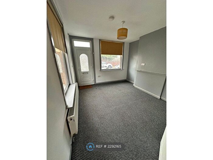 2 Bedroom End Of Terrace House To Rent In Duke Street, Nuneaton, CV11