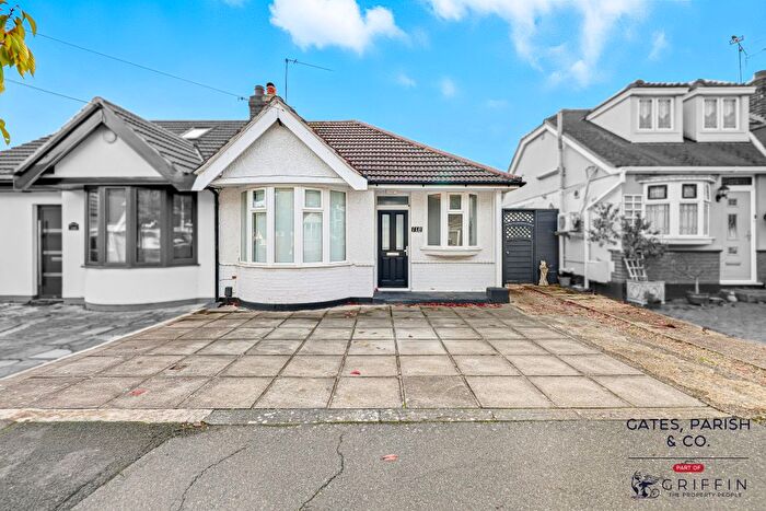 2 Bedroom Semi Detached Bungalow For Sale In Howard Road, Upminster, RM14