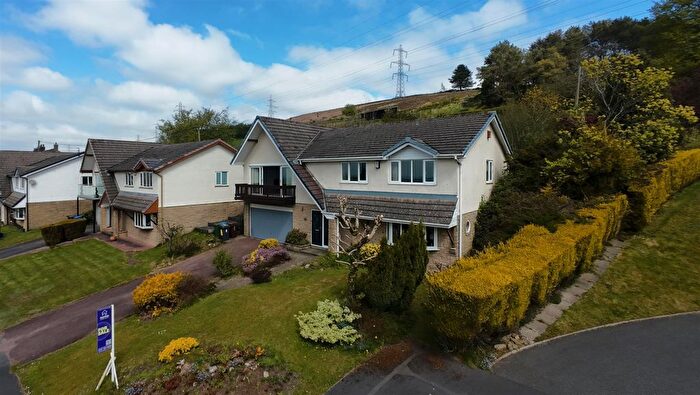 4 Bedroom Detached House For Sale In Fawns Keep, Stalybridge, SK15