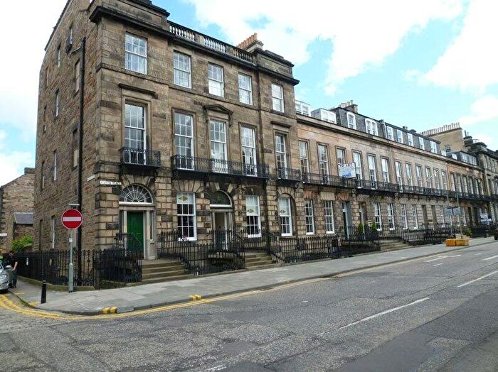 2 Bedroom Flat To Rent In Manor Place, Edinburgh, Midlothian, EH3