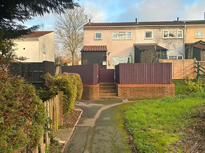 3 Bedroom Terraced House For Sale In Ellisgill Court, Milton Keynes, MK13