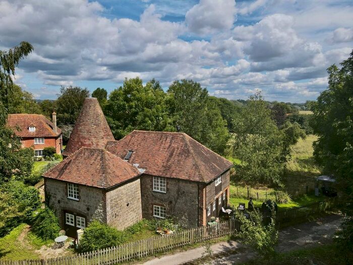 4 Bedroom Detached House To Rent In Great Chart, Ashford, TN23