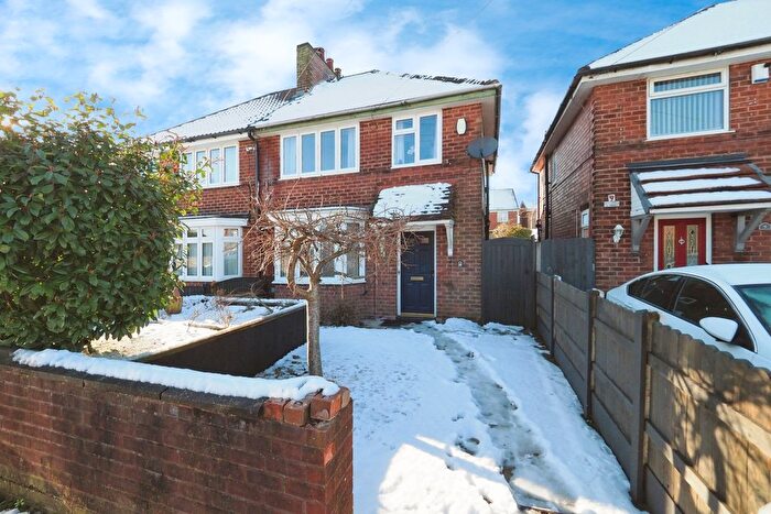 3 Bedroom Semi Detached House For Sale In Maundale Avenue, Sutton-In-Ashfield, NG17