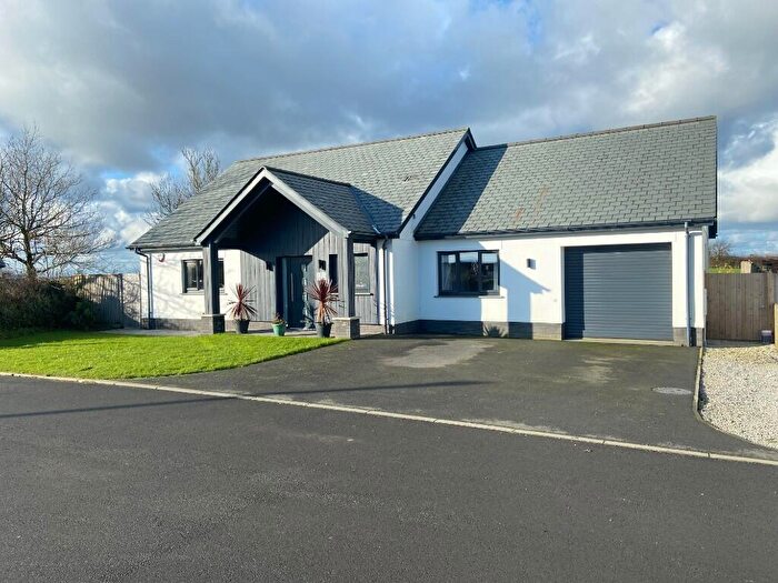 3 Bedroom Detached House For Sale In Market Field, EX38
