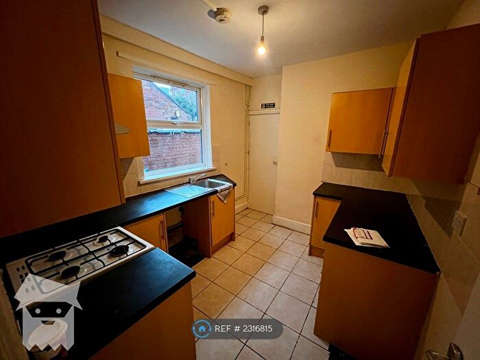 3 Bedroom Terraced House To Rent In Hazel Street, Leicester, LE2