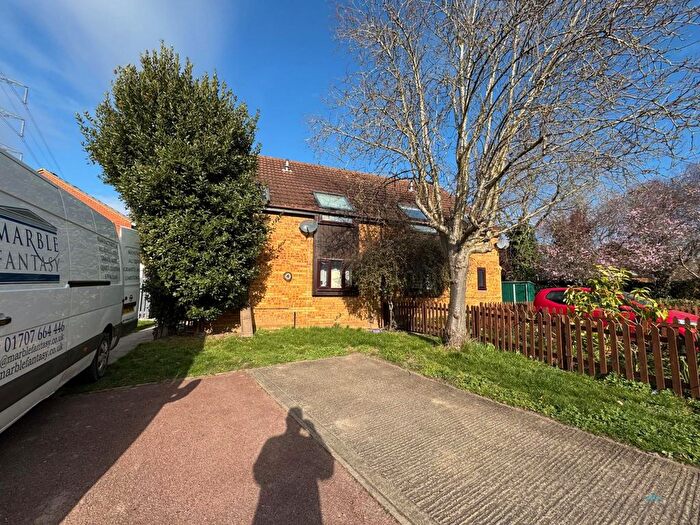 1 Bedroom End Of Terrace House To Rent In Benedictine Gate, Cheshunt, EN8