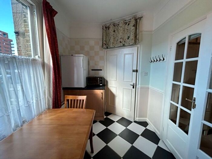 Studio To Rent In Cambridge Grove Road, Kingston Upon Thames, KT1