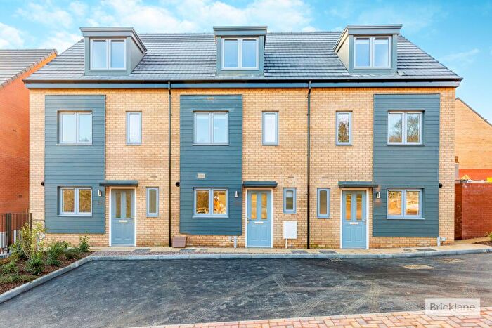 3 Bedroom House To Rent In Carnelian Avenue, Wellingborough, NN8