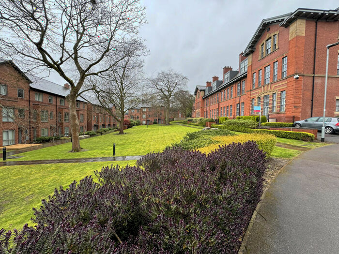 2 Bedroom Apartment To Rent In Victoria Gardens, Leeds, West Yorkshire, LS6