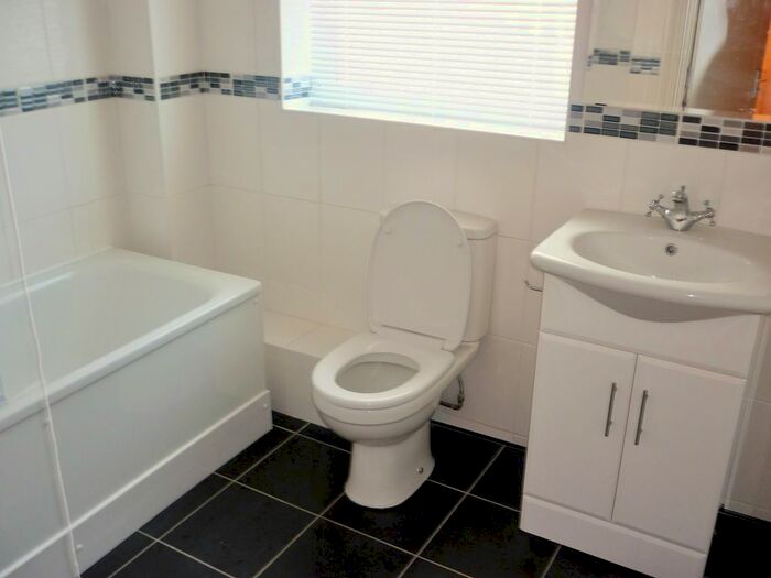 1 Bedroom Flat To Rent In Station Road, Forest Gate, E7