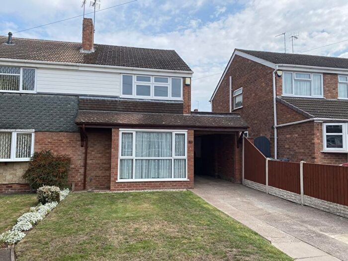 3 Bedroom Semi Detached House To Rent In Queen Street, Kingswinford, DY6