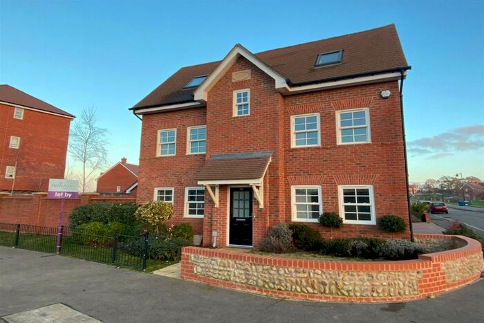 4 Bedroom Detached House To Rent In Newlands Avenue, Waterlooville, PO7