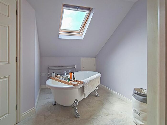 4 Bedroom Detached House For Sale In St. Mary's Close, Seaford, BN25