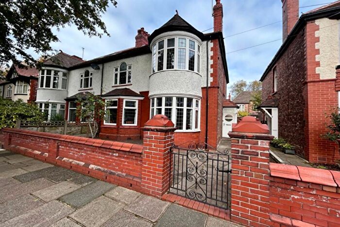 4 Bedroom Semi-Detached House For Sale In Holmwood Road, Manchester, M20