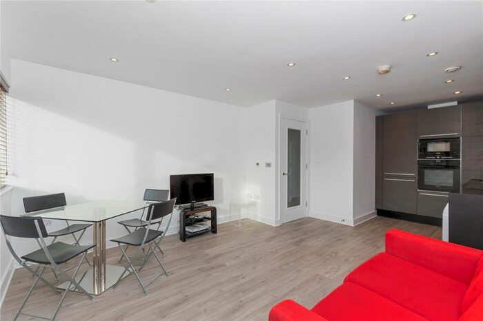 1 Bedroom Apartment To Rent In Drummond Way, London, N1