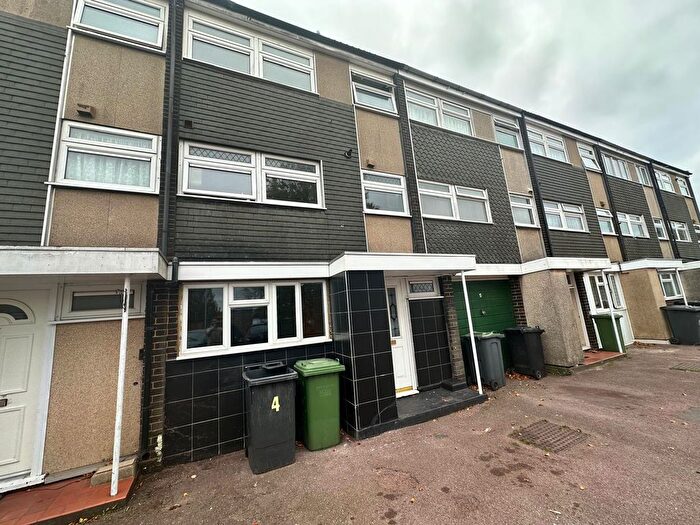 5 Bedroom Terraced House To Rent In Axe Close, Luton, Bedfordshire, LU3