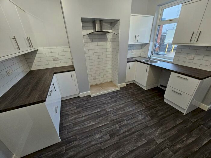 3 Bedroom House To Rent In Wombwell Lane, Stairfoot, S70