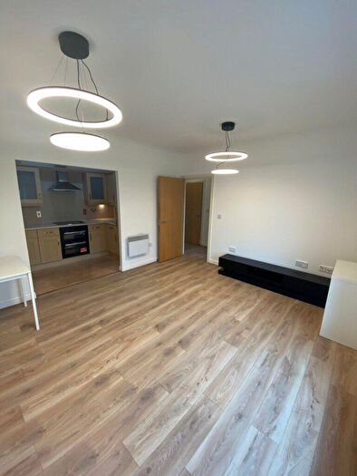 1 Bedroom Flat To Rent In Bedroom Flat – Solomons Court, Finchley, N12