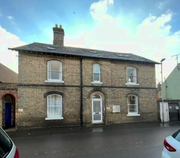 2 Bedroom Flat To Rent In Flat, High Street, Ramsey, Huntingdon, PE26