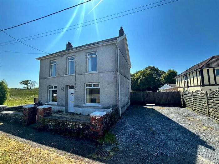 4 Bedroom Detached House To Rent In Dyffryn Road, Ammanford, SA18